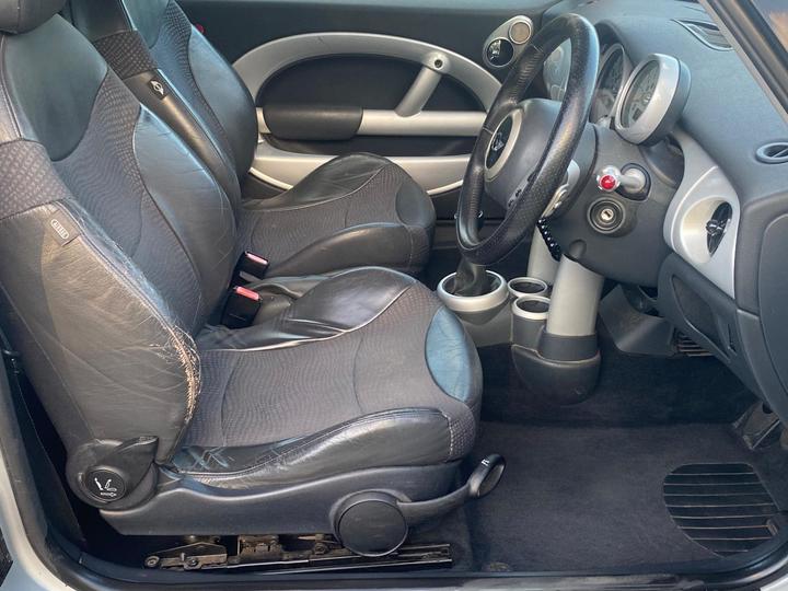 MINI Hatch - 1.6 Cooper Euro 3 3dr - Image 17
