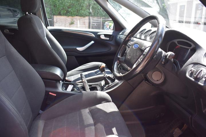 Ford S-Max - 2.0 TDCi Titanium Euro 4 5dr - Image 8