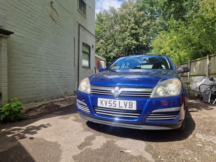 Cheap Vauxhall Astra - 1.6i 16v Life 5dr - Cheap, reliable runaround! for sale in Warrington, Cheshire