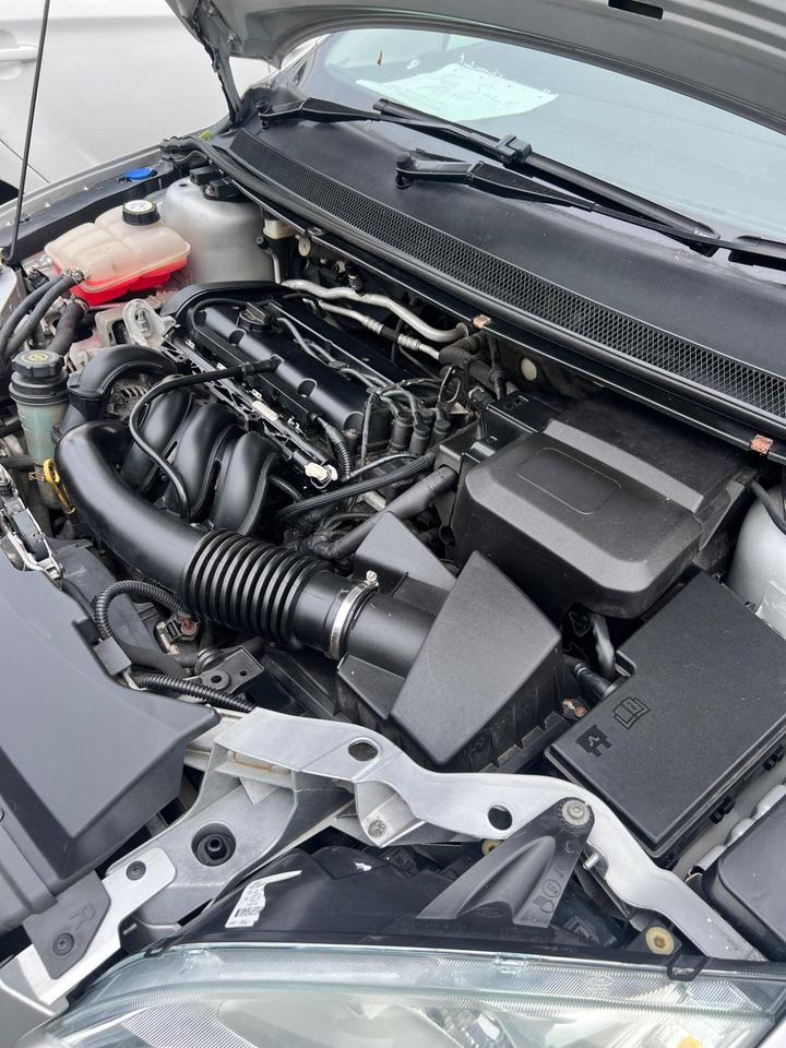 Ford Focus - 1.6 LX 5dr - Image 9
