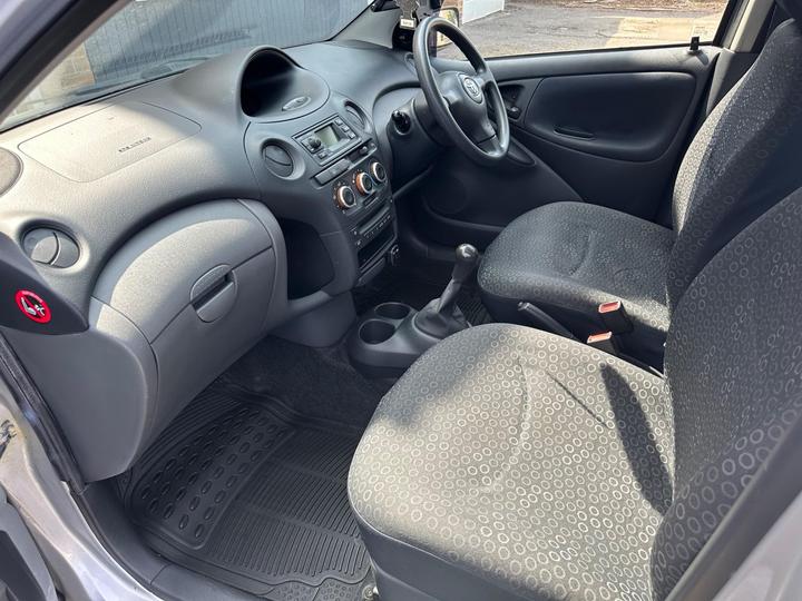Toyota Yaris - 1.0 VVT-i T3 5dr - full service history - Image 12