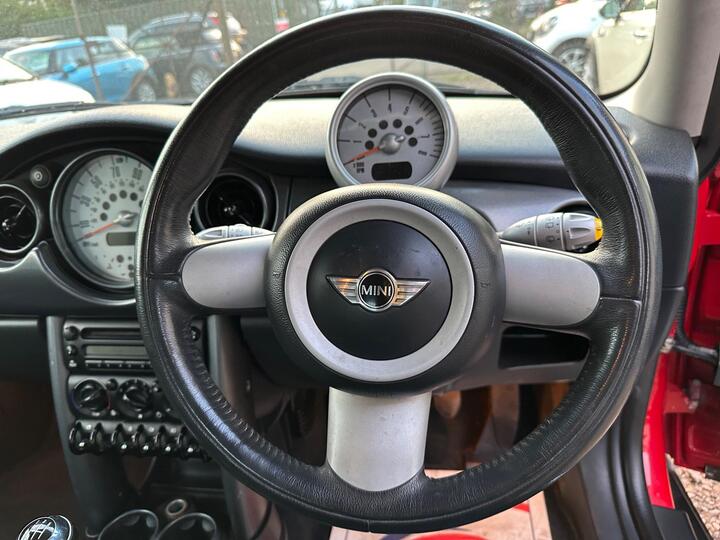 MINI Hatch - 1.6 Cooper Euro 4 3dr - Alloys,A/C,Low Mileage,Tax&Ins - Image 43