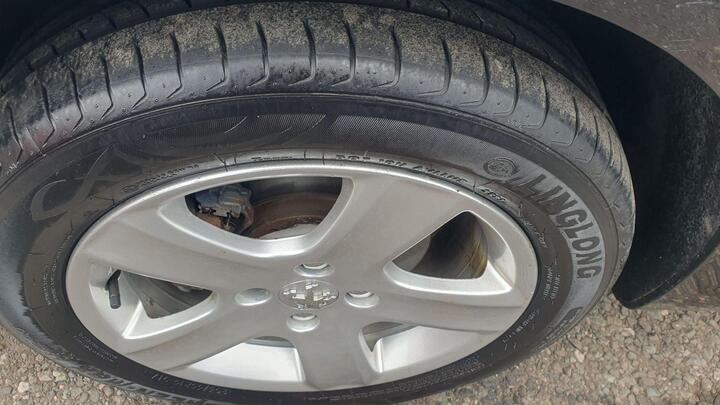 Peugeot 307 - 1.6 16v SE 5dr (a/c) - FULL SERVICE HISTORY 2 KEYS. - Image 17