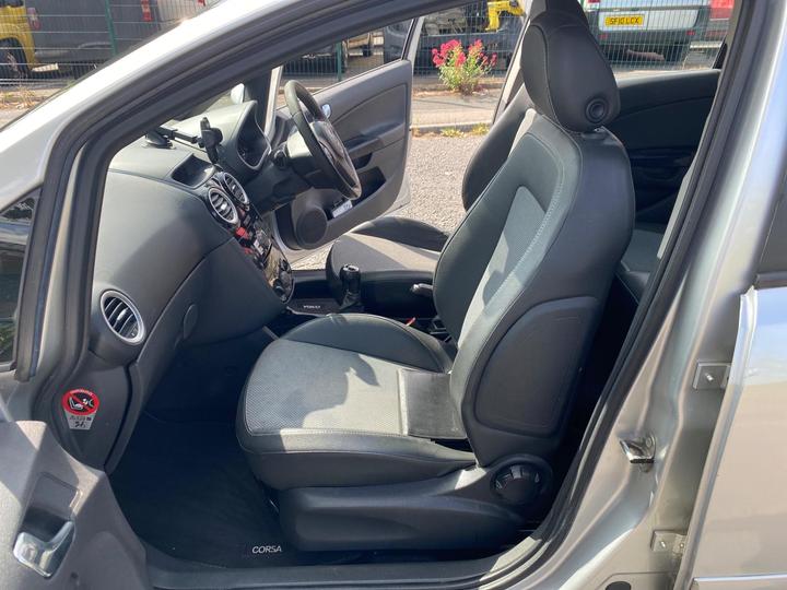 Vauxhall Corsa - 1.4i 16v Design 5dr (a/c) - 2 KEYS GOOD SPEC CLEAN CAR - Image 18