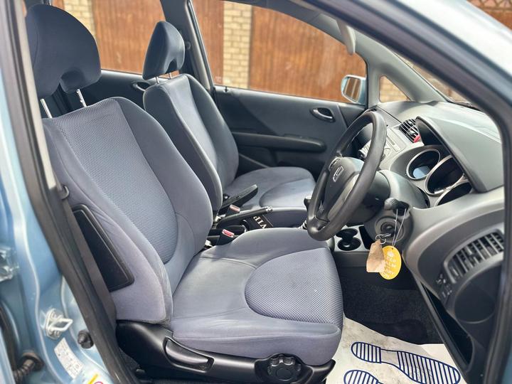 Honda Jazz - 1.4 i-DSI SE 5dr - 12 MONTHS MOT - FULL SERVICE H - Image 6