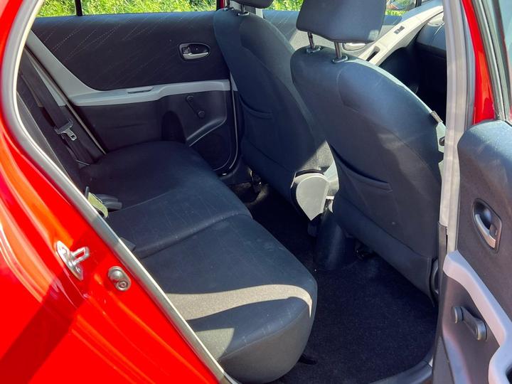 Toyota Yaris - 1.3 VVT-i TR 5dr - Runs and drives great - Image 11