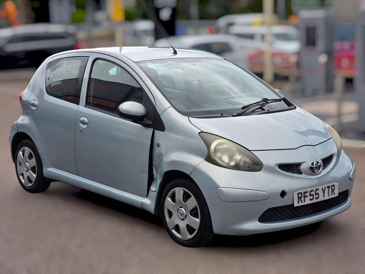 Toyota AYGO - 1.0 VVT-i + MultiMode Euro 4 5dr - 1 YEAR M.O.T/ULEZ COMPLAINT - Image 10