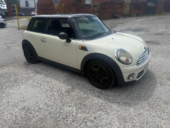 Cheap MINI Hatch - 1.6 Cooper D Euro 4 3dr - November mot cheap tax for sale in Wigan, Greater Manchester