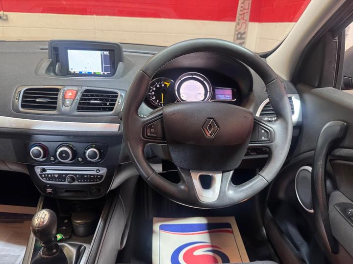 Renault Megane - 1.6 16V Dynamique TomTom Euro 5 5dr - Trade in to clear - Image 49
