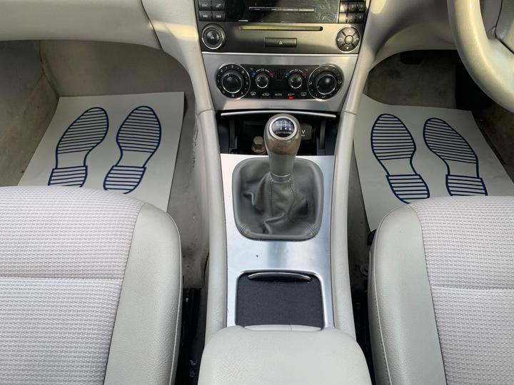 Mercedes-Benz C Class - 1.8 C180 Kompressor Avantgarde SE 4dr - LONG MOT-S/HISTORY-2 KEYS - Image 24