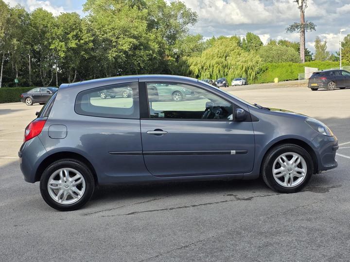 Renault Clio - 1.4 16v Dynamique 3dr - LOW MILES+2 OWNERS - Image 6