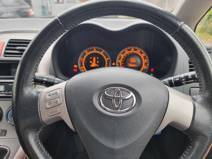 Toyota Auris - 2.0 D-4D TR 5dr - + PLEASE READ ADVERT IN FULL + - Image 14