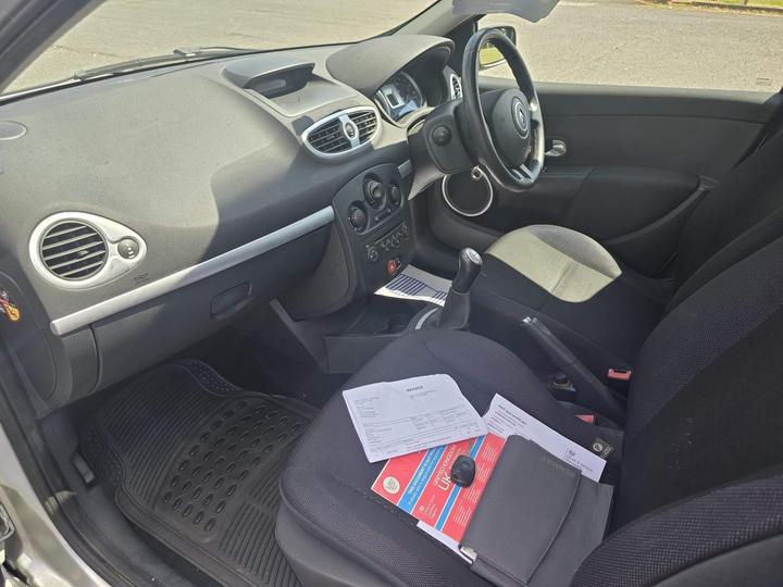 Renault Clio - 1.4 16v Dynamique 5dr - 12 Months MOT No Advisories - Image 17