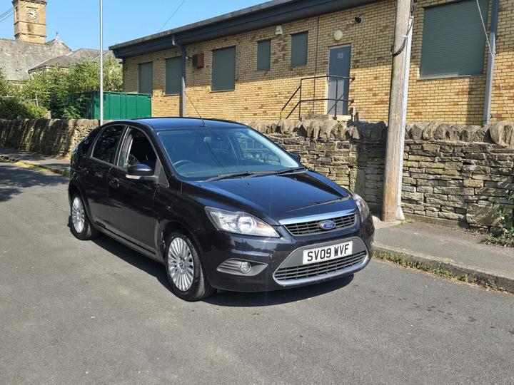 Cheap Ford Focus - 1.6 Titanium 5dr - FULL MOT - DRIVES PERFECT for sale in Shipley, West Yorkshire