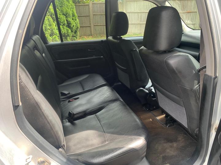 Honda CR-V - 2.0 i-VTEC Executive 5dr - 12 month mot. ulez - Image 6