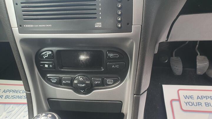 Peugeot 307 - 1.6 16v SE 5dr (a/c) - FULL SERVICE HISTORY 2 KEYS. - Image 10