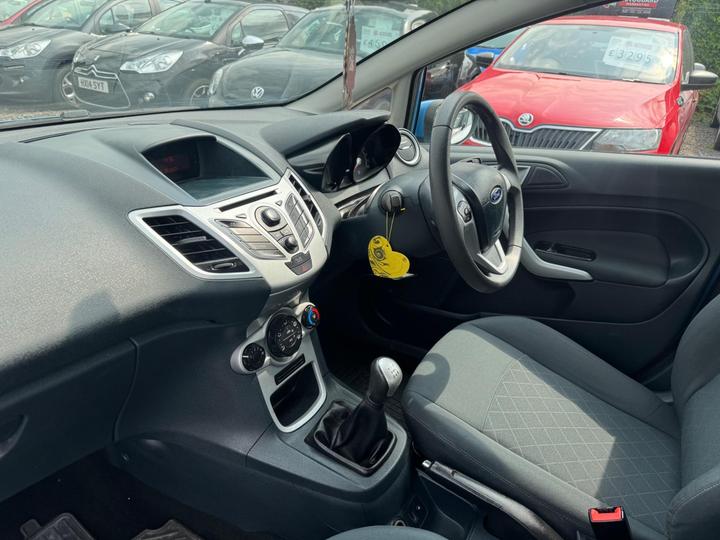 Ford Fiesta - 1.4 TDCi DPF Edge 5dr - 12 MONTHS MOT - £20 ROAD TAX - Image 12