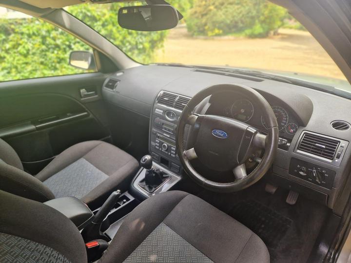 Ford Mondeo - 2.2 TDCi SIV Edge 5dr - New in stock and ready to go - Image 35