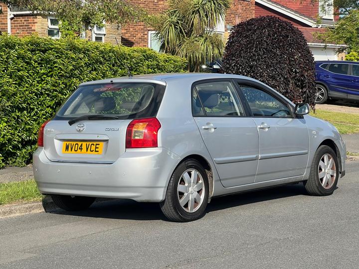 Toyota Corolla - 1.6 VVT-i Colour Collection 5dr - LONG MOT-ULEZ FREE- LOW MILES - Image 4