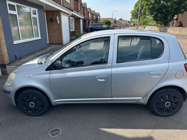Toyota Yaris - 1.0 VVT-i T3 5dr - full service history - Image 2