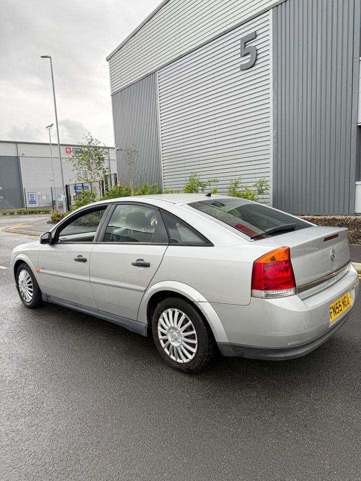 Vauxhall Vectra - 1.8i 16v Life 5dr - Image 9