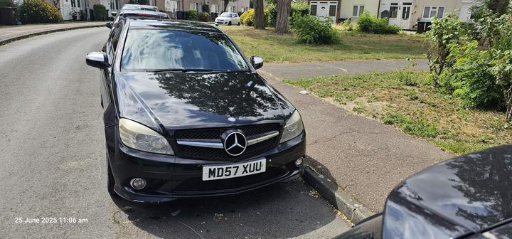 Mercedes-Benz C Class - 2.1 C220 CDI Sport Auto Euro 4 4dr - Image 2