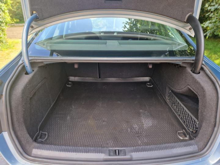 Audi A4 - 2.0 TDI Executive SE Euro 4 4dr - New in stock and ready to go - Image 44
