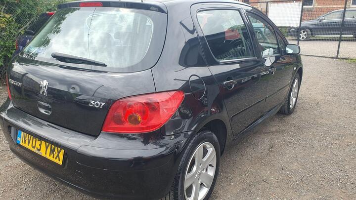 Peugeot 307 - 1.6 16v SE 5dr (a/c) - FULL SERVICE HISTORY 2 KEYS. - Image 6