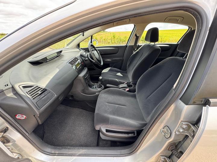Citroen C4 - 1.6i 16V SX 5dr - Long mot! Service history! - Image 21