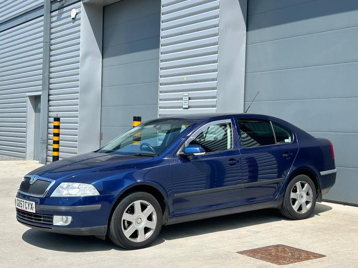 Skoda Octavia - 2.0 TDI Elegance Euro 4 5dr - 1 OWNER+FULL HISTORY+2 KEYS - Image 6