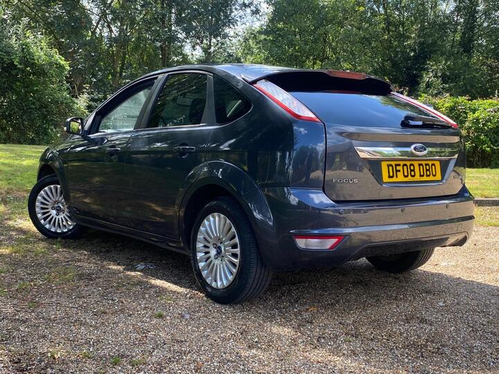 Ford Focus - 1.8 Titanium 5dr - TITANIUM SPEC/ULEZ/MANUAL - Image 3