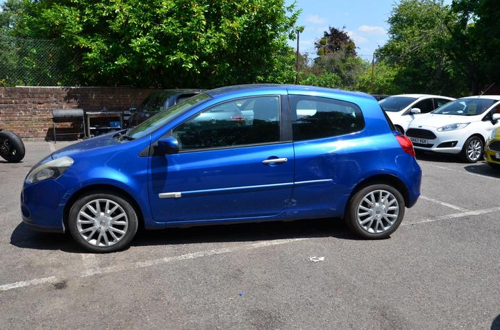 Renault Clio - 1.2 Dynamique TomTom Euro 4 3dr - HPI CLEAR * ULEZ - Image 4