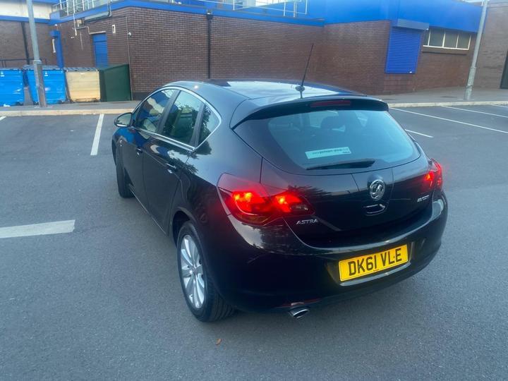 Vauxhall Astra - 2.0 CDTi ecoFLEX Elite Euro 5 (s/s) 5dr - Image 7