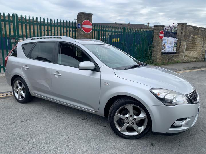 Cheap Kia Ceed - 1.6 CRDi 3 Sports Wagon Auto Euro 5 5dr - FULL HISTORY+AUTO+LONG MOT for sale in Bradford, West Yorkshire