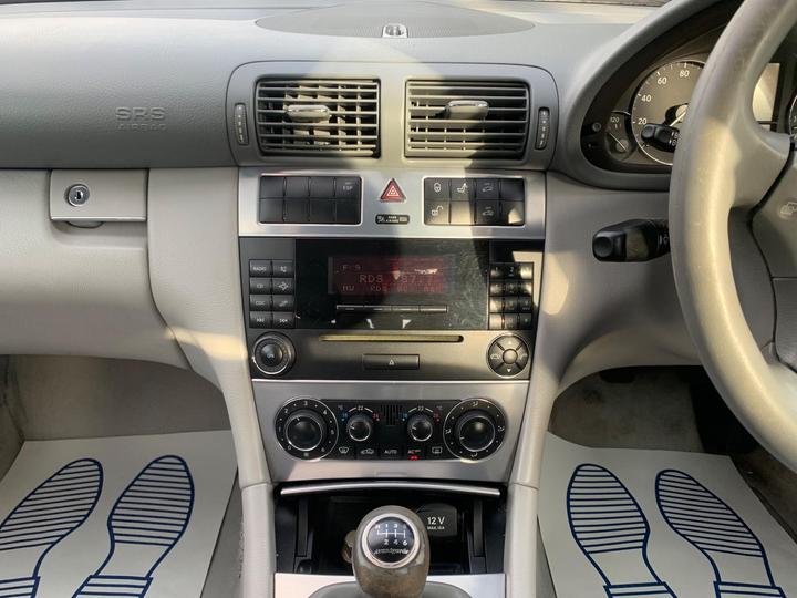 Mercedes-Benz C Class - 1.8 C180 Kompressor Avantgarde SE 4dr - LONG MOT-S/HISTORY-2 KEYS - Image 23