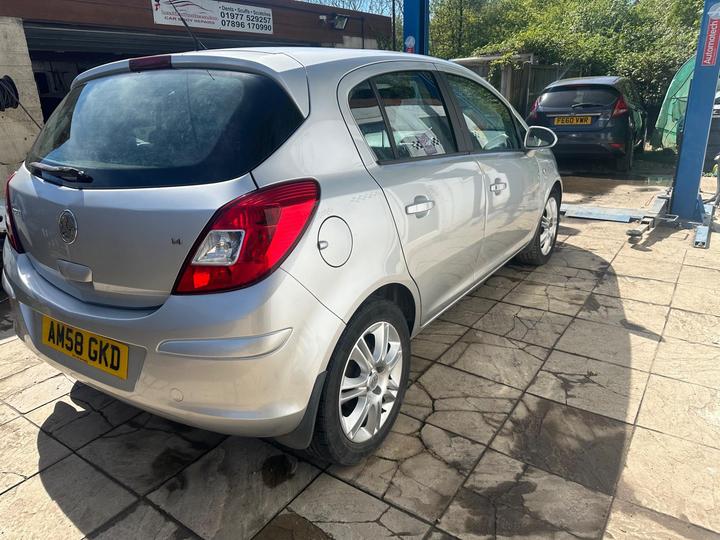 Vauxhall Corsa - 1.4i 16v Design 5dr (a/c) - Image 5