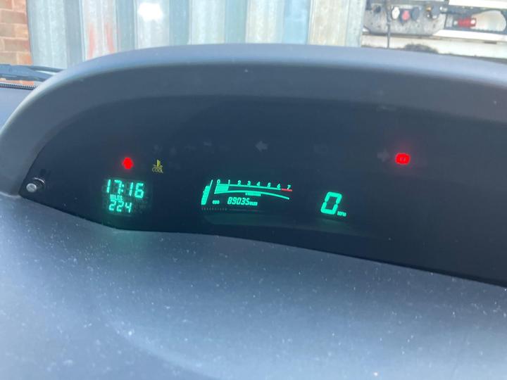 Toyota Yaris - 1.0 VVT-i T3 3dr - Low mileage, 2 previous owners - Image 4