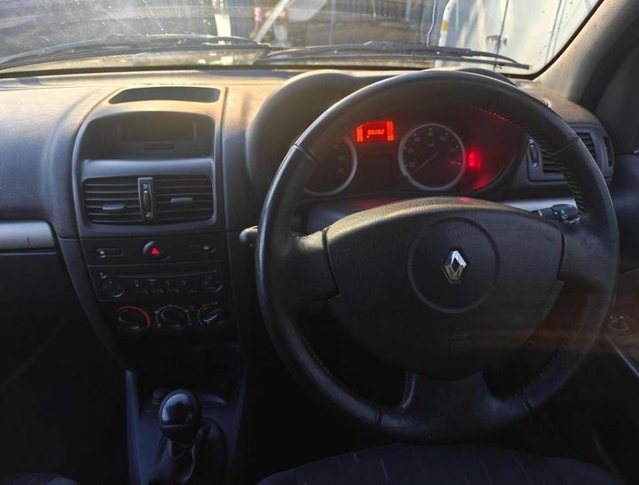 Renault Clio - 1.2 16v Dynamique 5dr - Sold as seen - Image 13