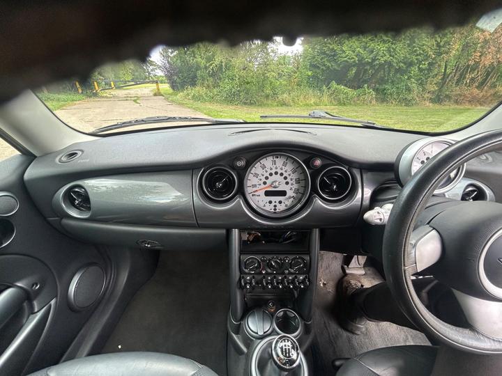 MINI Hatch - 1.6 Cooper Euro 4 3dr - Image 5