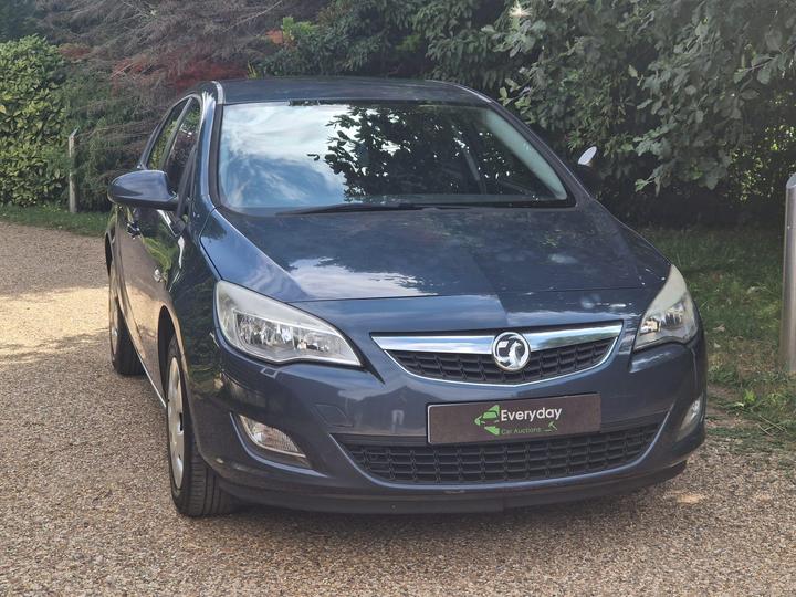 Vauxhall Astra - 1.4 16v Exclusiv Euro 5 5dr - New in stock and ready to go - Image 13