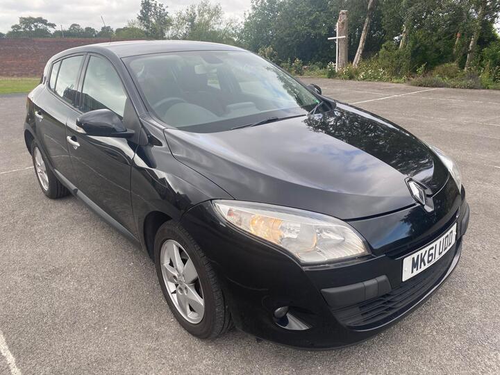 Renault Megane - 1.6 16V Dynamique TomTom 3dr - 6 SPEED GEARBOX,5 DOOR HATCH. - Image 32