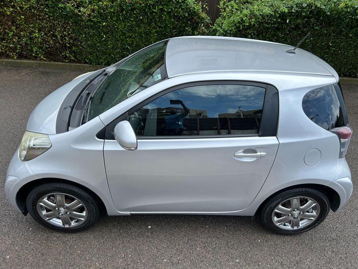 Toyota iQ - 1.0 VVT-i 2 Euro 5 3dr - 2 KEYS SERVICE HISTORY - Image 52