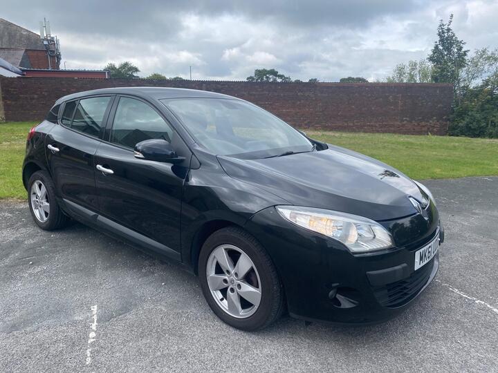 Cheap Renault Megane - 1.6 16V Dynamique TomTom 3dr - 6 SPEED GEARBOX,5 DOOR HATCH. for sale in Bradford, West Yorkshire