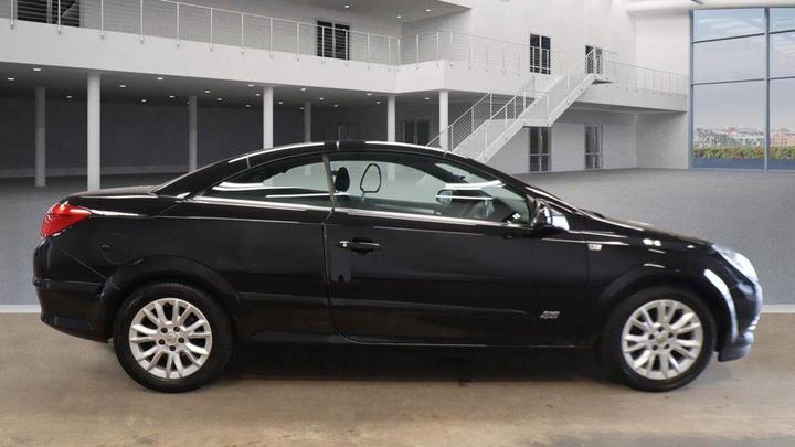 Vauxhall Astra - 1.8i 16v Sport Twin Top 2dr - 2 KEYS + SERVICE HISTORY - Image 5