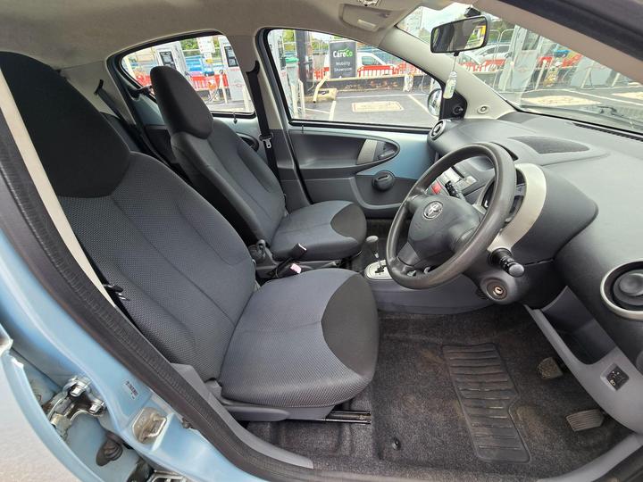 Toyota AYGO - 1.0 VVT-i + MultiMode Euro 4 5dr - 1 YEAR M.O.T/ULEZ COMPLAINT - Image 13