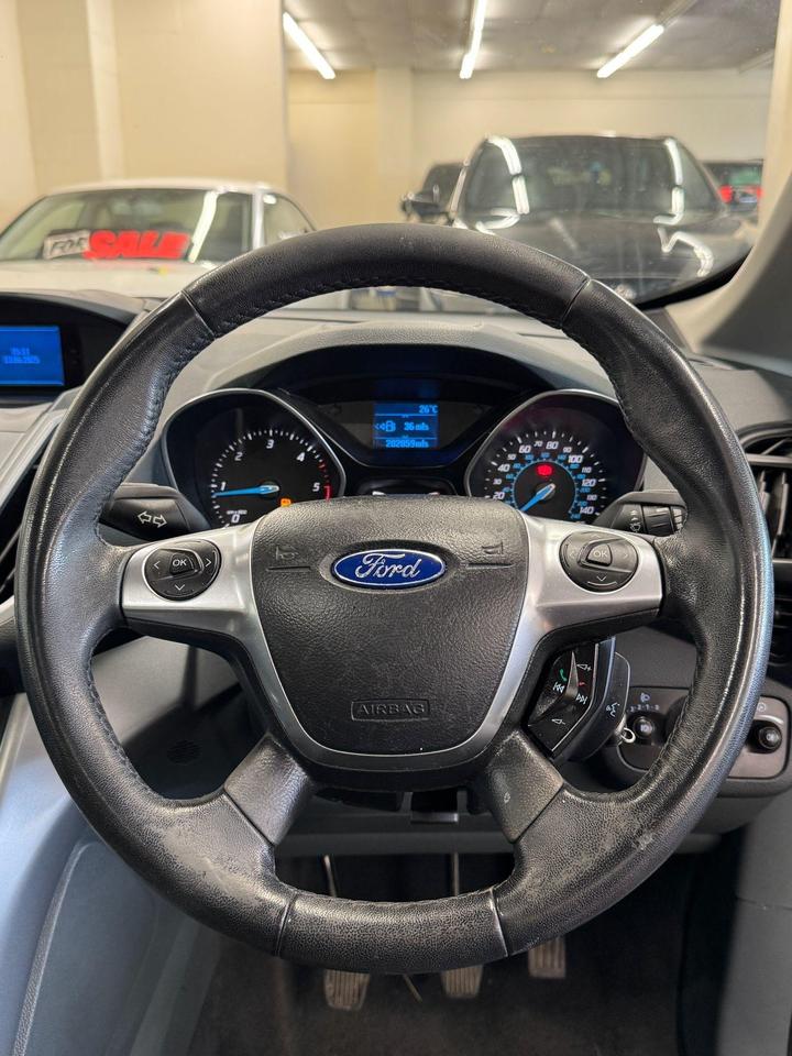 Ford Grand C-Max - 1.6 TDCi Zetec Euro 5 5dr - DRIVES A1 - Image 16