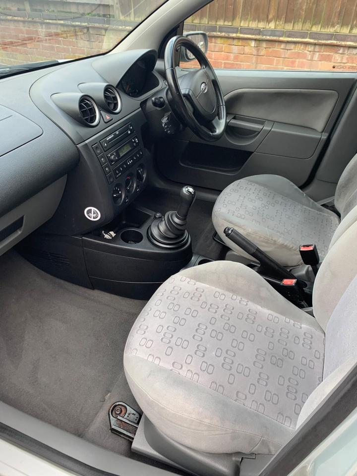 Ford Fiesta - 1.4 LX 5dr (a/c) - Image 4