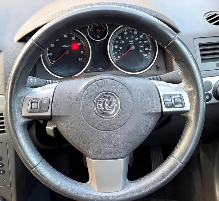 Vauxhall Astra - 1.6i 16v Active 5dr - immaculate car - Image 3