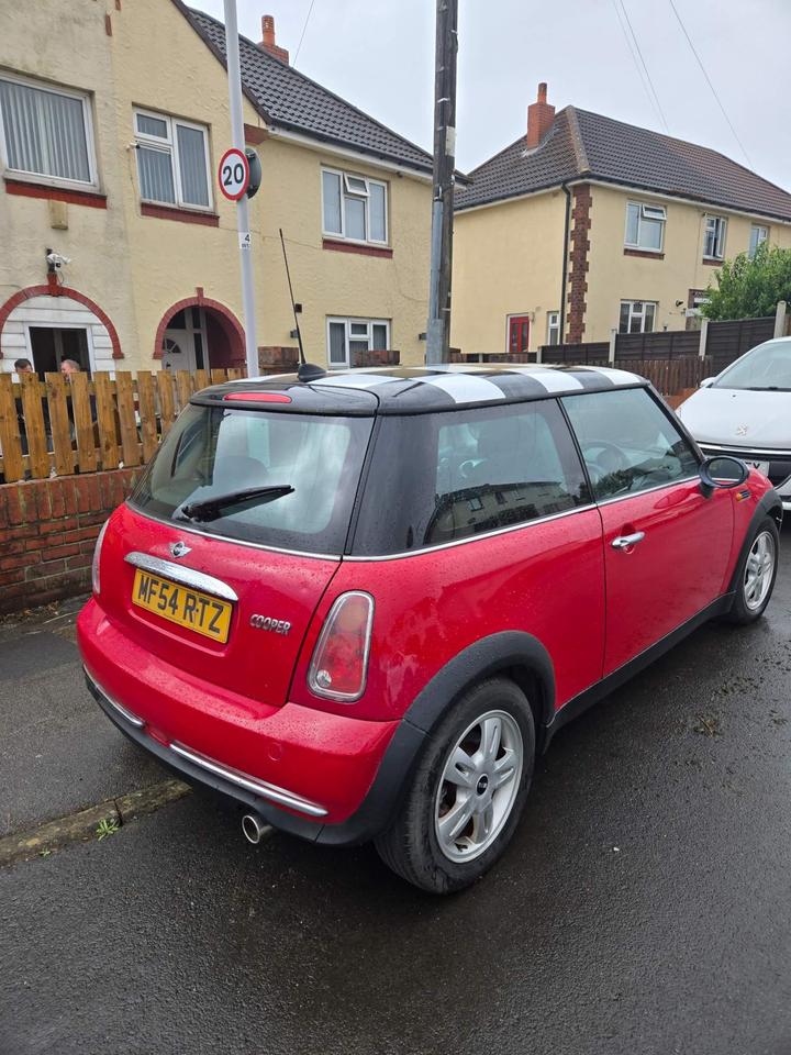 MINI Hatch - 1.6 Cooper Euro 4 3dr - Image 4