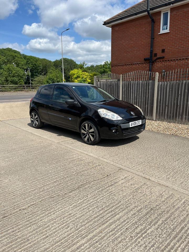 Cheap Renault Clio - 1.2 Extreme Euro 5 3dr (AC) - long mot part ex to clear for sale in Colchester, Essex